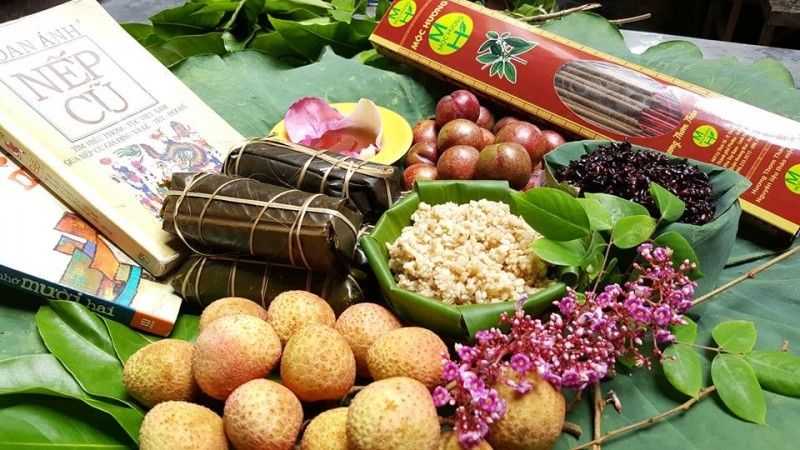 van-khan-mam-cung-tet-doan-ngo-2022-theo-truyen-thong-viet-202205241640411446